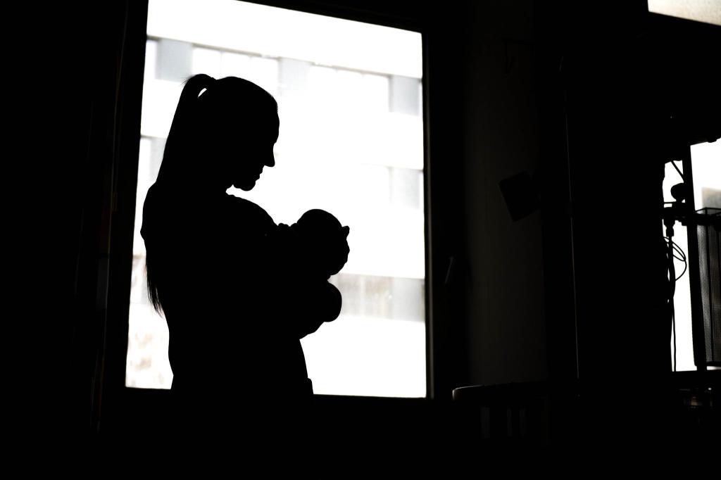 1166 Frauen haben nach Angaben des Bundesfamilienministeriums bis Februar 2024 vertraulich ein Kind geboren. - Foto: Sina Schuldt/dpa