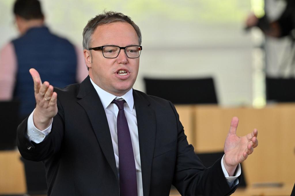 Thüringens CDU-Spitzenkandidat Mario Voigt: «Höcke hat in zentralen Fragen gewackelt und gezeigt, dass er bezwingbar ist.» - Foto: Martin Schutt/dpa