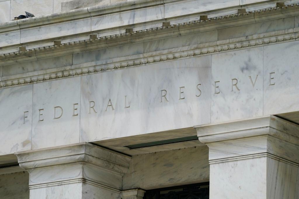Das Gebäude der Federal Reserve (Fed) in Washington. - Foto: Patrick Semansky/AP/dpa