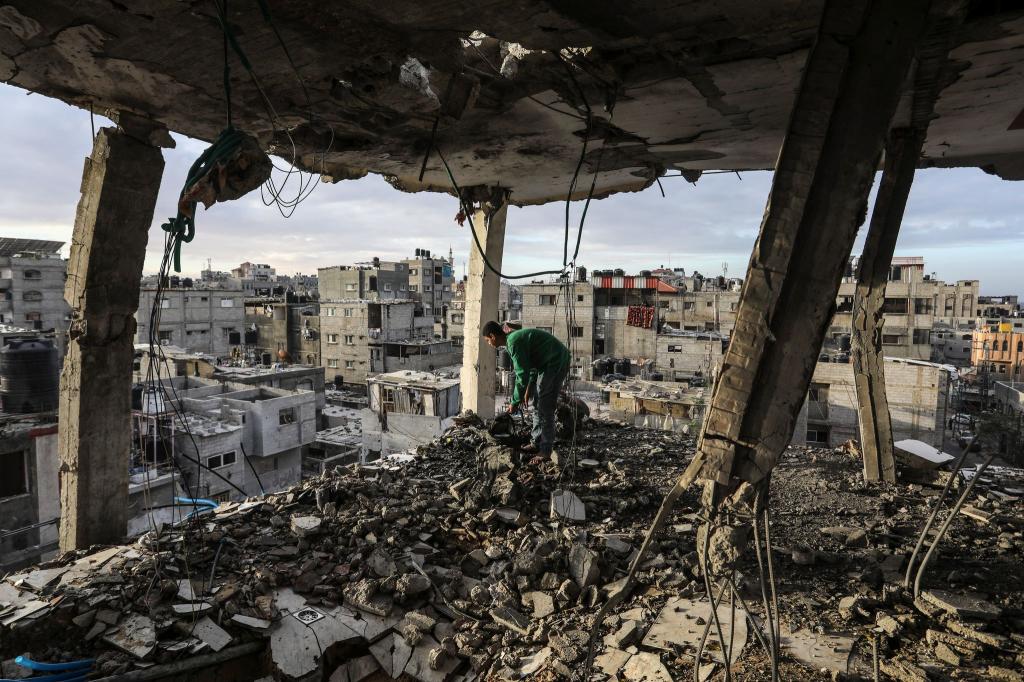 Während in Kairo verhandelt wird, gehen die Kämpfe weiter. Ob es zu der geplanten Offensive auf Rafah im Süden des Gazastreifens kommen wird, bleibt weiter offen. (Symbolbild) - Foto: Abed Rahim Khatib/dpa