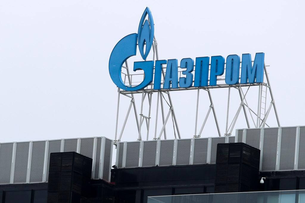Der russische Staatskonzern Gazprom schreibt erstmals seit Beginn der Jahrtausendwende rote Zahlen. - Foto: Stringer/dpa