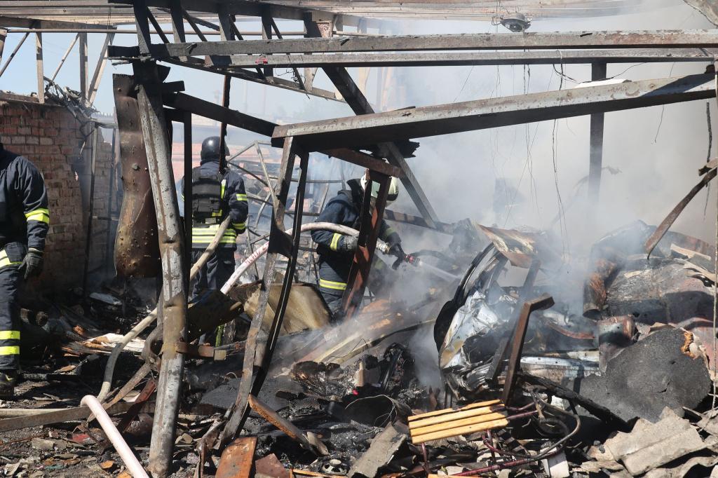 Zerstörungen in Charkiw nach einem russischen Bombenangriff. - Foto: Ukrinform/dpa