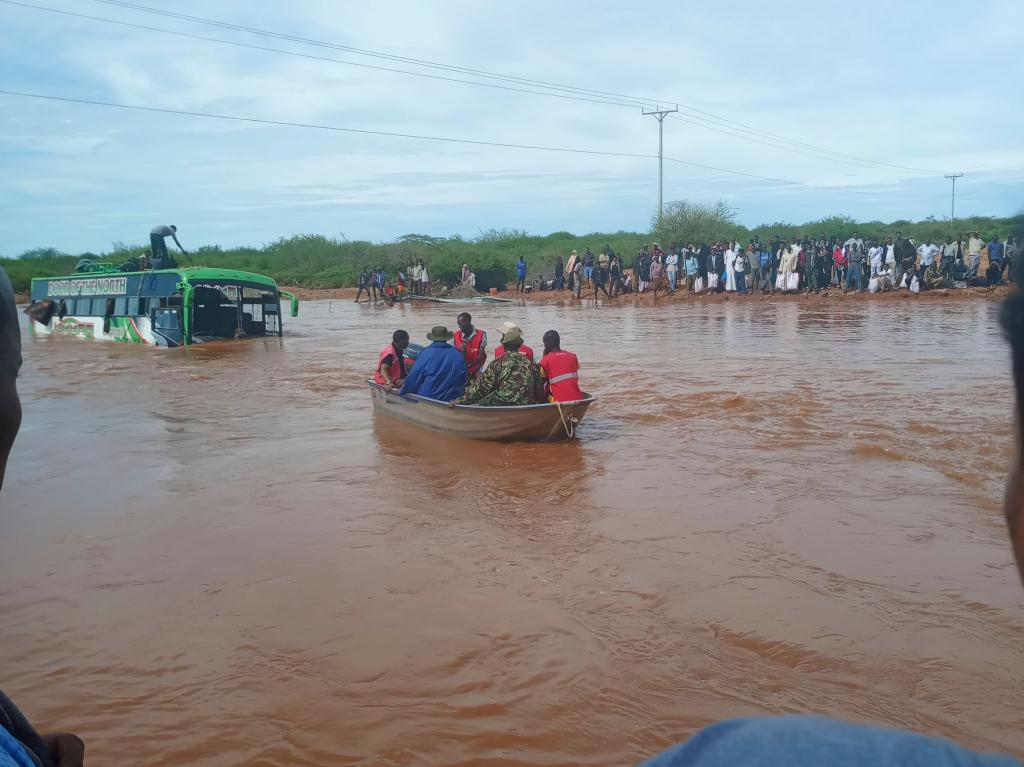 Die Regenzeit in Kenia wird in diesem Jahr durch das Wetterphänomen El Niño verstärkt. Die Folge sind Überschwemmungen (Archivbild). - Foto: Uncredited/AP/dpa