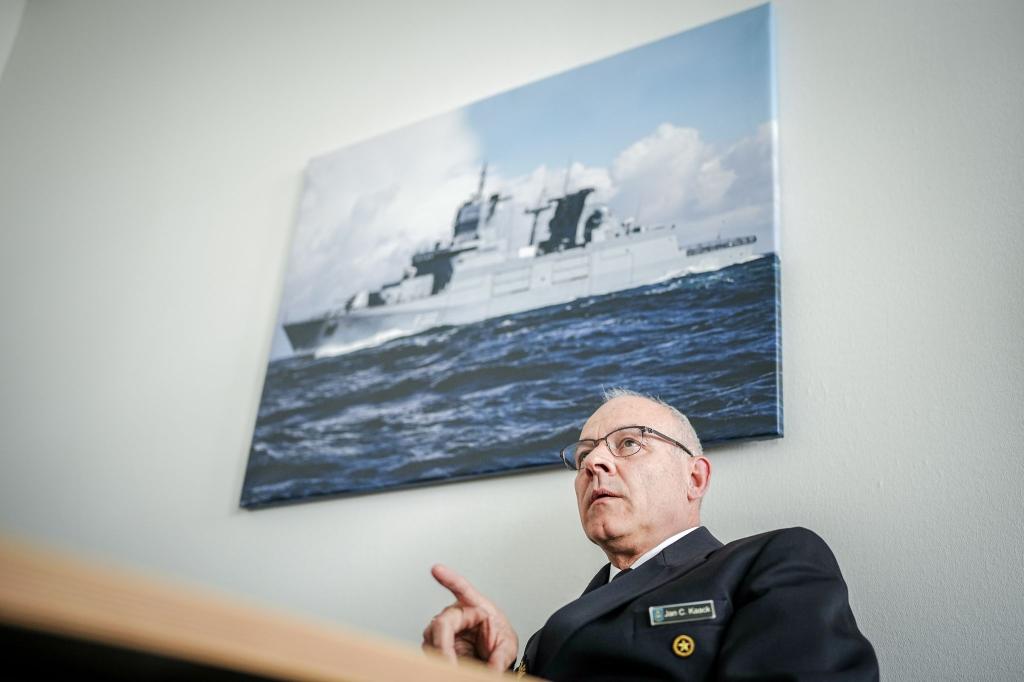 Vizeadmiral Jan Christian Kaack: «Ich bin mir da mit dem Minister einig, denn wir müssen jetzt in die Flotte der Zukunft investieren.» - Foto: Kay Nietfeld/dpa