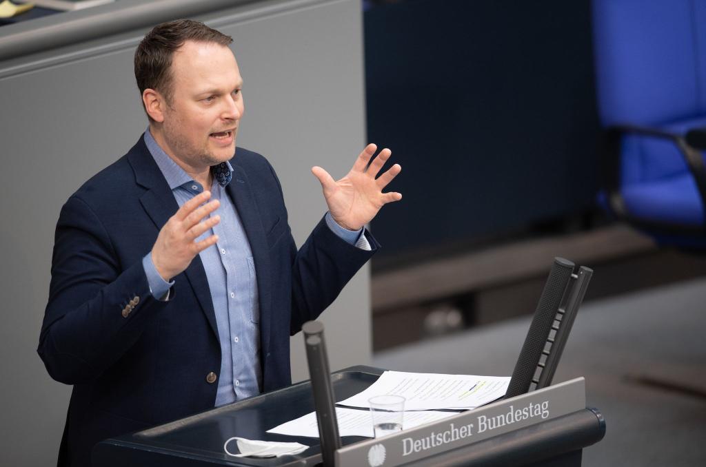 Grünenpolitiker Kai Gehring im Bundestag. - Foto: Christophe Gateau/dpa