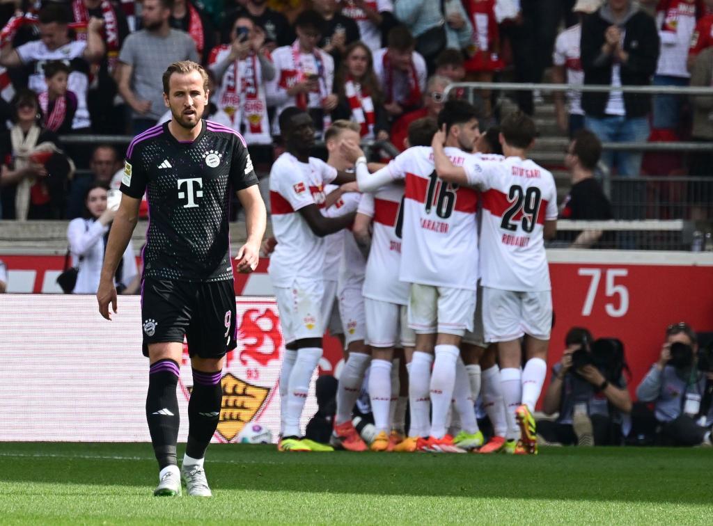 Harry Kane und die Bayern fahren mit einer Niederlage aus Stuttgart nach Hause. - Foto: Bernd Weißbrod/dpa