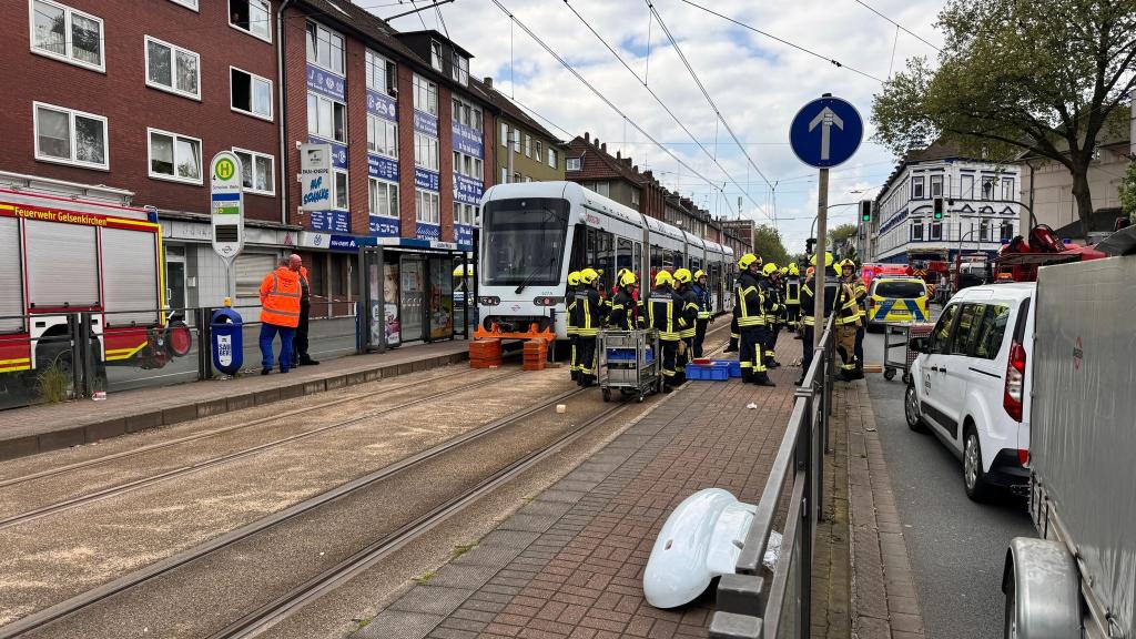 Ein siebenjähriger Junge ist in Gelsenkirchen von einer Straßenbahn erfasst und tödlich verletzt worden. - Foto: Justin Brosch/dpa