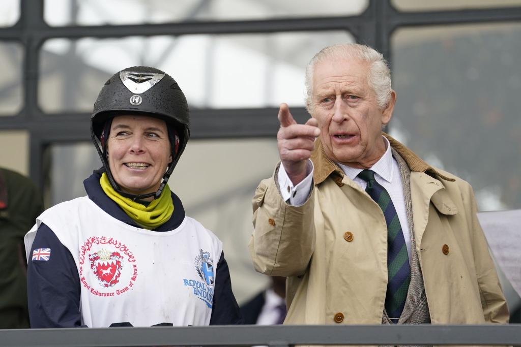 Der britische König Charles III. (r) bei der Royal Windsor Horse Show. - Foto: Andrew Matthews/PA Wire/dpa