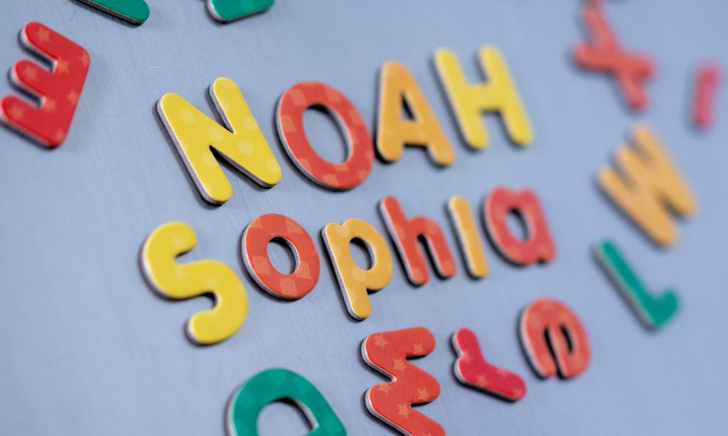 Das Vornamenduo Sophia und Sophie sowie Noah führen die Liste der beliebtesten Vornamen 2023 an. - Foto: Hendrik Schmidt/dpa