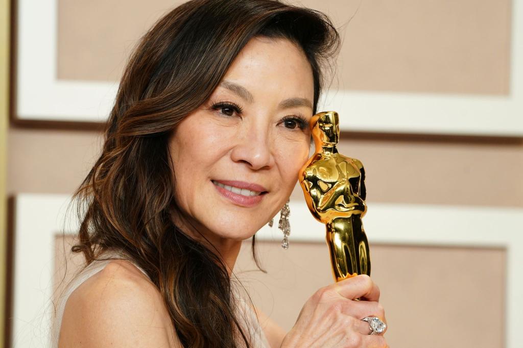 Michelle Yeoh wurde als erste Asiatin überhaupt zur besten Hauptdarstellerin gekürt wurde. - Foto: Jordan Strauss/Invision/dpa