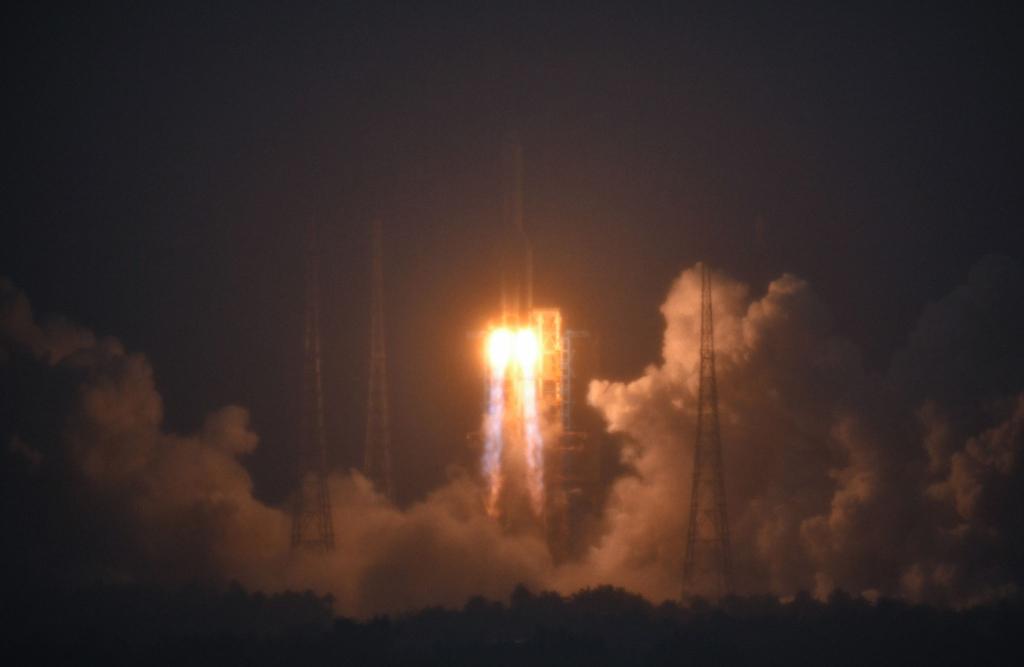 Eine Rakete vom Typ «Langer Marsch-5 Y8» mit dem Raumschiff «Chang'e 6» an Bord startete am 3. Mai auf dem Weltraumbahnhof Wenchang in China. - Foto: Guo Cheng/Xinhua/dpa