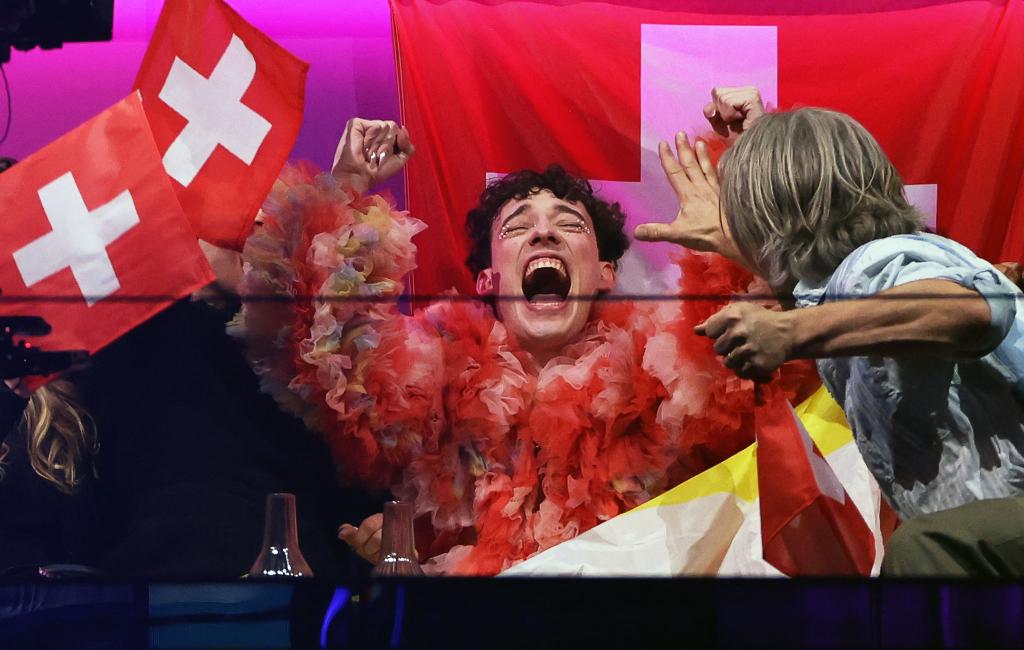 Nemo durfte jubeln: Die Schweiz hat zum ersten Mal seit 1988 gewonnen. - Foto: Jens Büttner/dpa