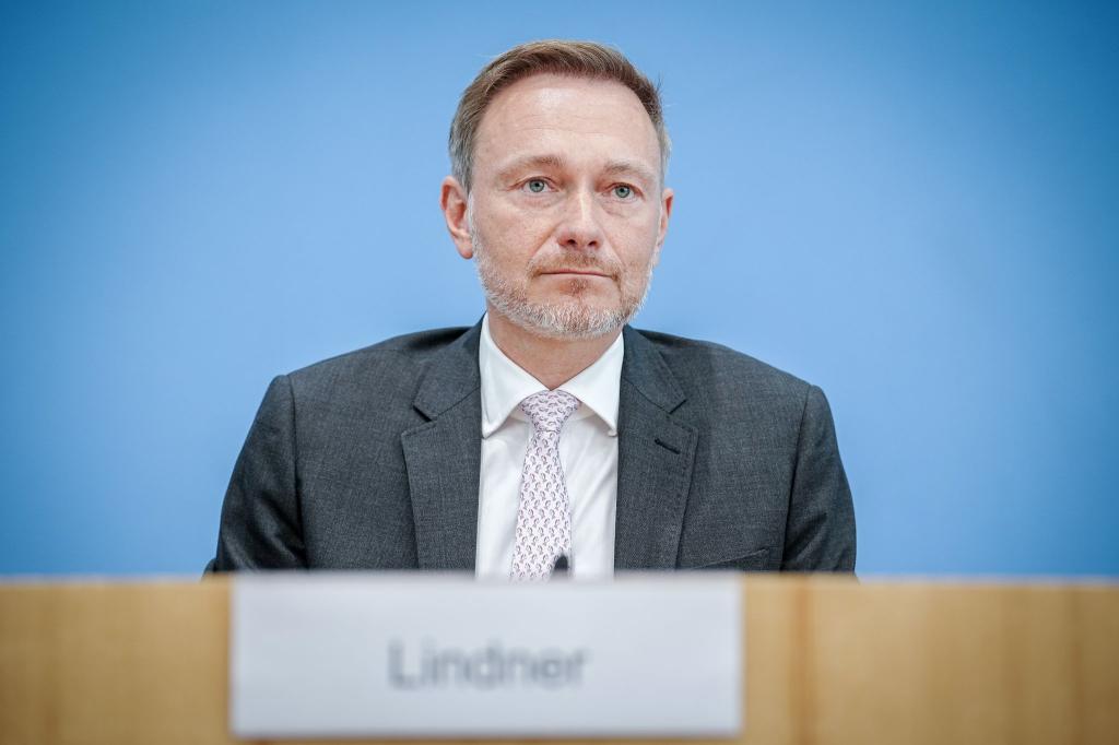 Bundesfinanzminister Christian Lindner äußert neue Zweifel an den Plänen für eine Kindergrundsicherung. - Foto: Kay Nietfeld/dpa