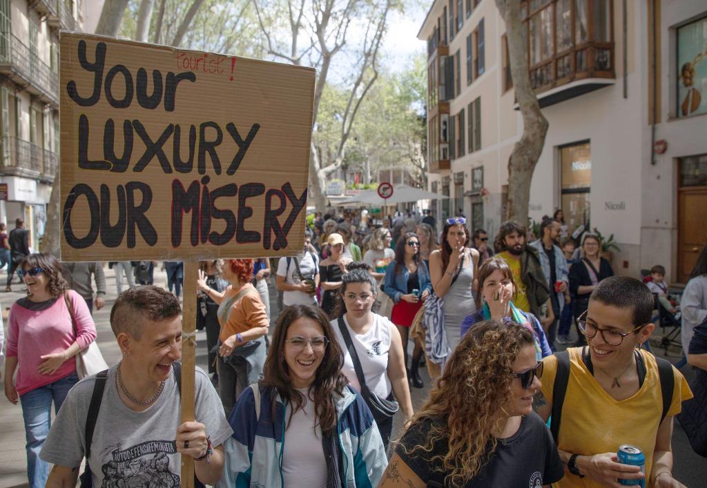 Die Proteste werden immer mehr. (Archivfoto) - Foto: Clara Margais/dpa