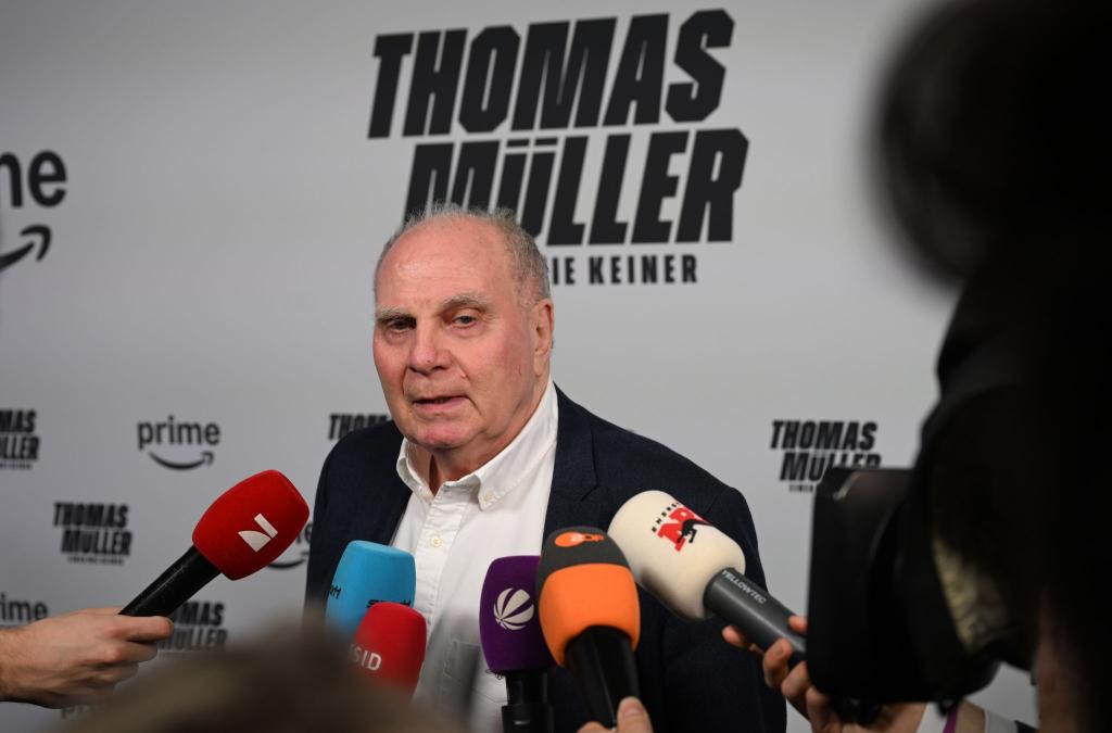 Uli Hoeneß: Thomas Müller wird beim FC Bayern «immer einen Platz finden». - Foto: Felix Hörhager/dpa