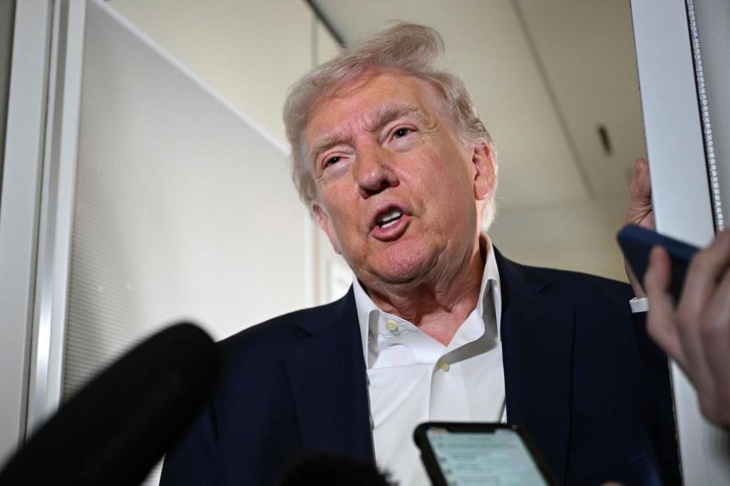 Donald Trump geriet beim Erzählen über seinen Gesundheitscheck regelrecht ins Schwärmen. - Foto: -/Pool via AP/dpa