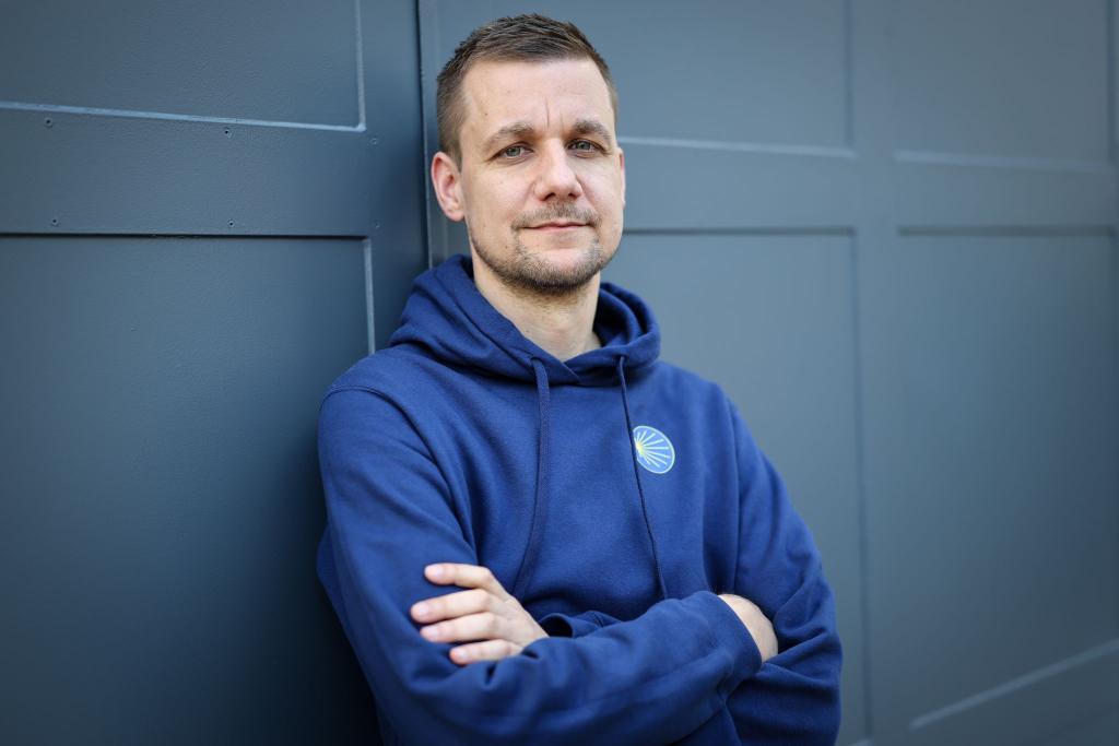 Wandern auf dem Jakobsweg macht leichter. In vielerlei Hinsicht. Tobi Schlegl hat nach dem Nachhausekommen weiter gemacht. - Foto: Christian Charisius/dpa
