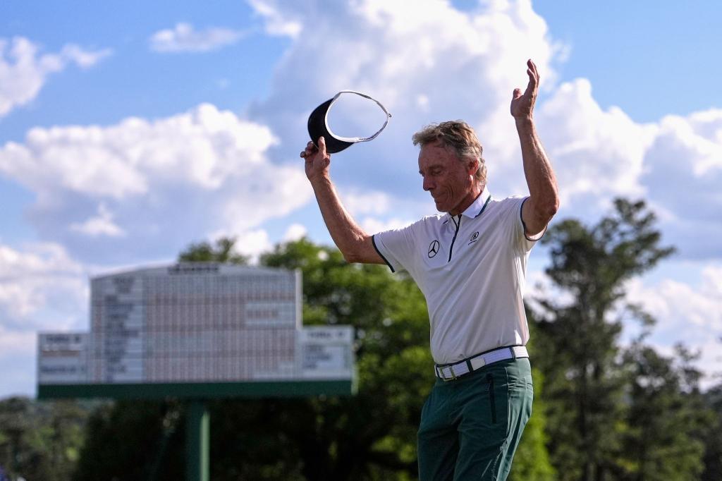 Bernhard Langer verabschiedete sich vom Masters - und die Zuschauer sich von ihm. - Foto: George Walker IV/AP/dpa