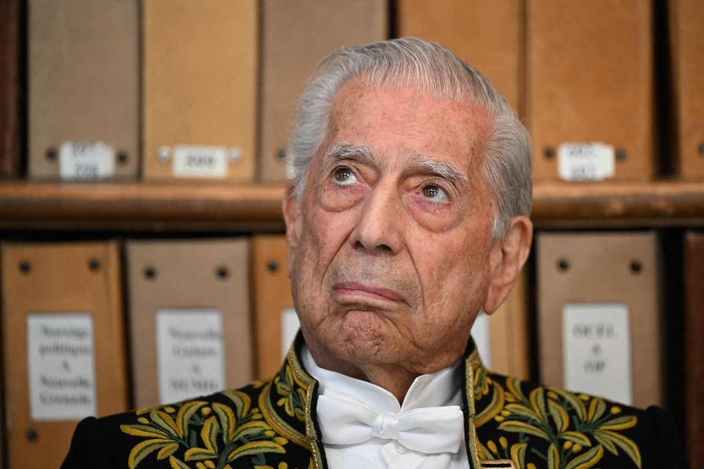 Der peruanische Schriftsteller und Literaturnobelpreisträger Mario Vargas Llosa ist tot. (Archivbild) - Foto: Emmanuel Dunand/AFP/dpa