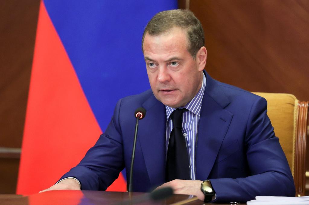 Der frühere russische Präsident Dmitri Medwedew kritisiert den möglichen künftigen Kanzler Friedrich Merz scharf. (Archivbild) - Foto: Ekaterina Shtukina/Sputnik Pool/AP/dpa