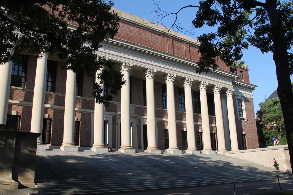Die renommierte Harvard-Uni stellt sich dem Kurs der Trump-Regierung entgegen. (Archivbild) - Foto: --/Xinhua/dpa