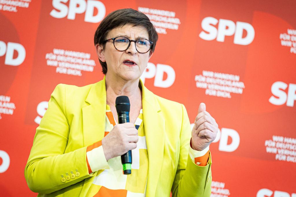 «Frauen stellen die Hälfte der Bevölkerung und wir wollen auch, wie wir manchmal sagen, nicht nur den halben Kuchen, sondern die halbe Bäckerei», sagt die SPD-Vorsitzende Saskia Esken. - Foto: Moritz Frankenberg/dpa