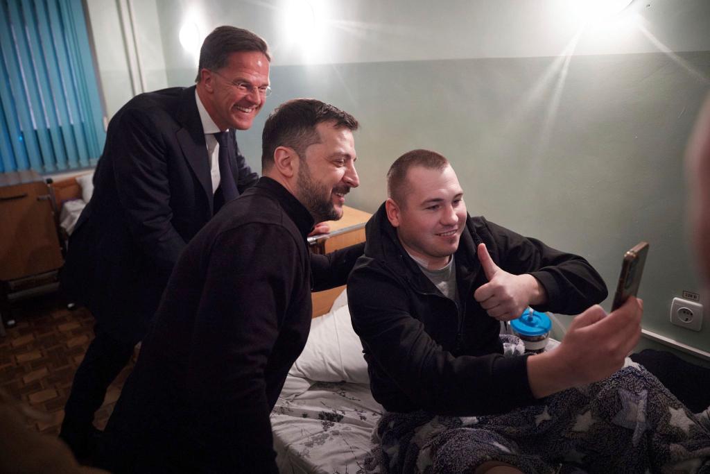 Teile der Ukraine mögen besetzt sein, aber für Präsident Selenskyj sind ihre Grenzen rechtlich nicht verhandelbar. - Foto: Uncredited/Ukrainian Presidential Press Office/AP/dpa