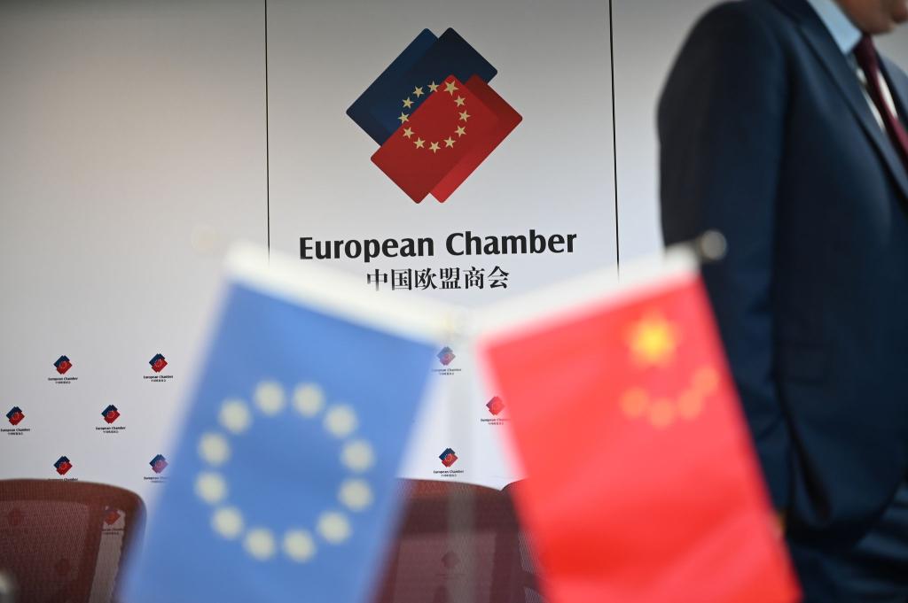 Die EU-Handelskammer sieht weiter Hürden für europäische Unternehmen in China. (Symbolbild) - Foto: Johannes Claus Neudecker/dpa