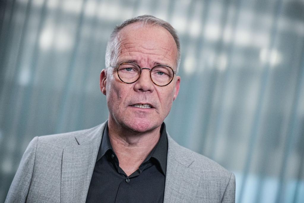 «Wir waren ja immer schon auch dagegen», sagte SPD-Generalsekretär Matthias Miersch zur Debatte über eine Taurus-Lieferung an die Ukraine. - Foto: Michael Kappeler/dpa