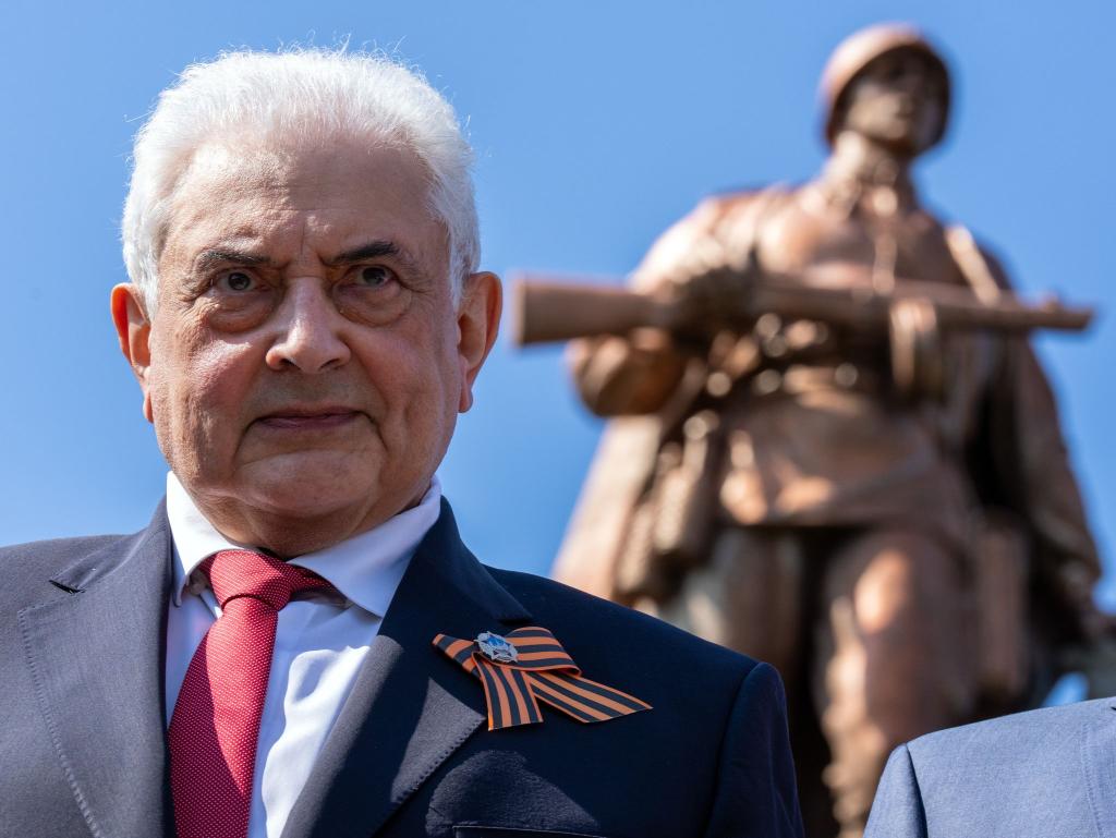  Der Bundestag schließt die Botschafter von Russland und Belarus von der zentralen Gedenkfeier zum 80. Jahrestag des Endes des Zweiten Weltkriegs am 8. Mai aus. - Foto: Soeren Stache/dpa