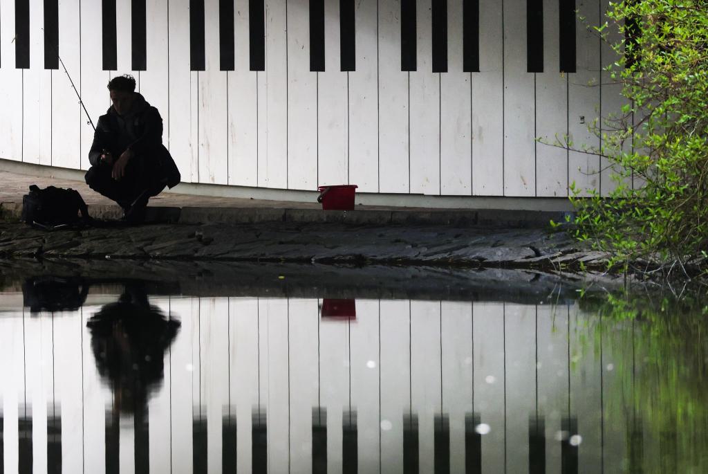 Wechselhaftes Aprilwetter sagen die Meteorologen für die ganze Woche vorher. - Foto: Thomas Warnack/dpa