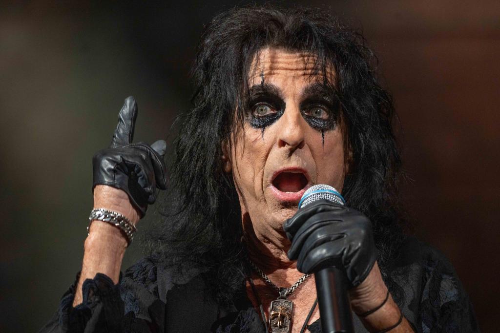Alice Cooper und seine Band trennten sich vor 51 Jahren. (Archivbild) - Foto: Jim Z. Rider/ZUMA Press Wire/dpa
