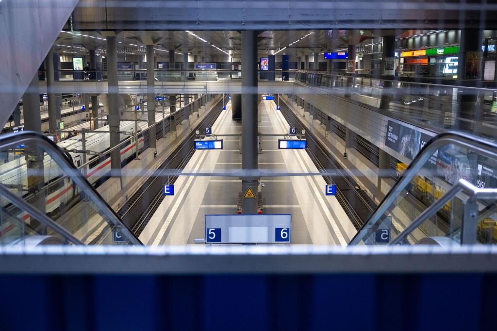 Noch am Wochenende fuhren hier keine Züge. (Archivbild) - Foto: Christophe Gateau/dpa