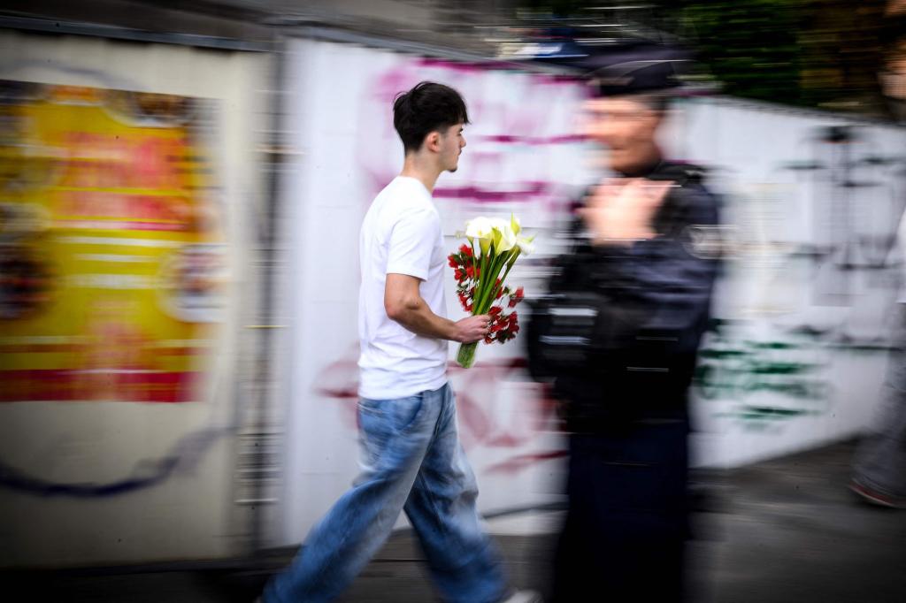 Der Schock an der Schule im französischen Nantes nach einer Messerattacke ist groß. - Foto: Loic Venance/AFP/dpa
