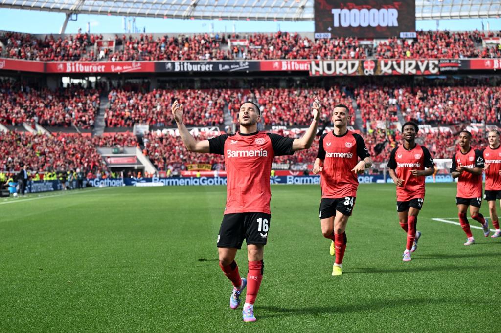  Leverkusens Emiliano Buendia traf kurz vor der Pause zum 2:0. - Foto: Federico Gambarini/dpa