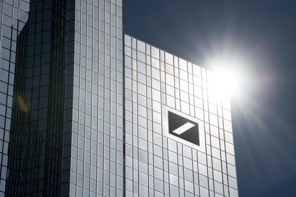 Die Geschäfte der Deutschen Bank sind zum Jahresauftakt blendend gelaufen (Archivbild) - Foto: Fabian Sommer/dpa