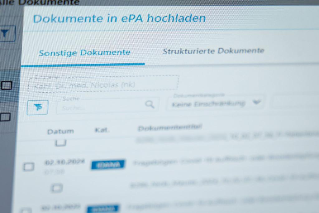 Schon Ende 2024 hatte der Chaos Computer Club Schwachstellen des Systems publik gemacht. (Archivbild) - Foto: Daniel Karmann/dpa