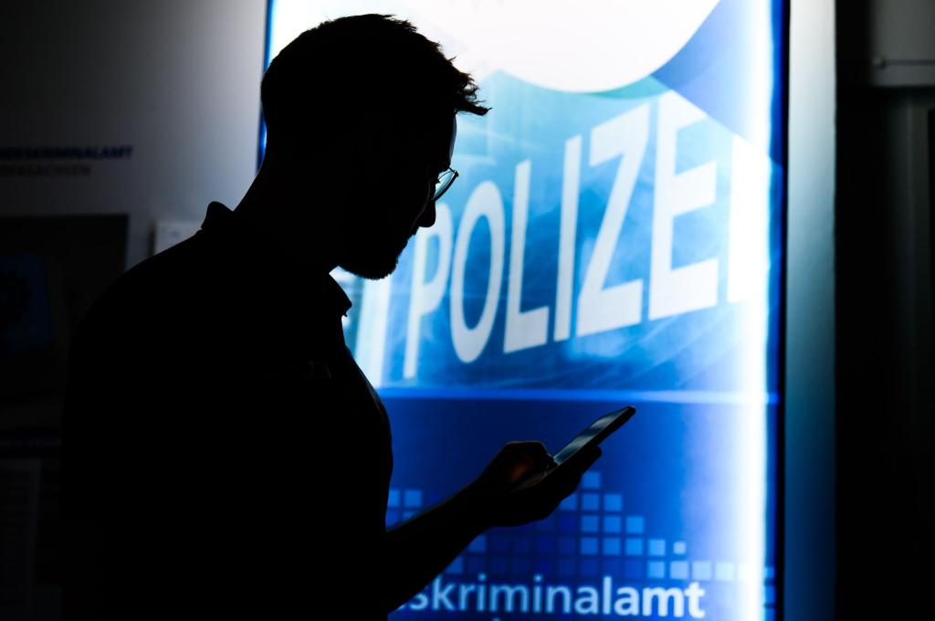 Die Befugnisse der Sicherheitsbehörden in den einzelnen Bundesländern sind sehr unterschiedlich. (Symbolbild) - Foto: Julian Stratenschulte/dpa