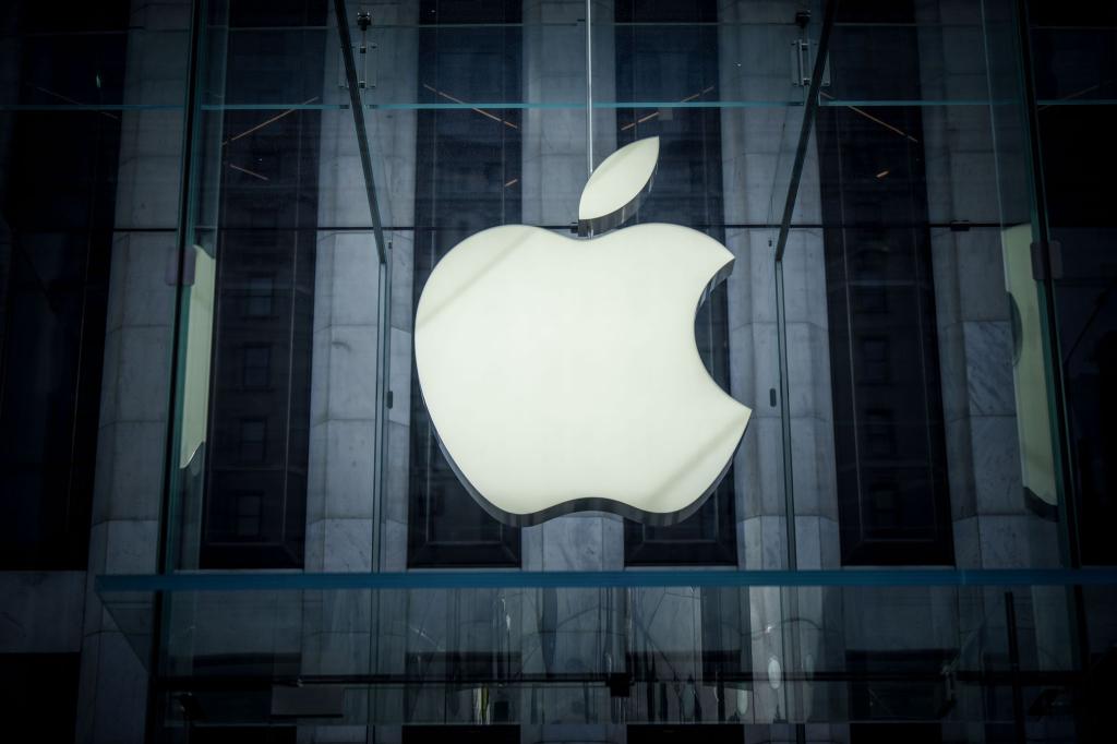 Trumps Zölle sorgen für höhere Kosten bei Apple. (Archivbild) - Foto: Michael Kappeler/dpa
