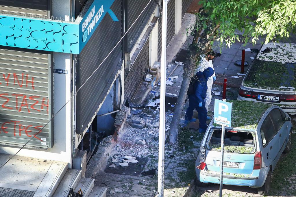 Missglückter mutmaßlicher Geldraub - Bombenexplosion in Thessaloniki - Foto: Giannis Papanikos/AP/dpa