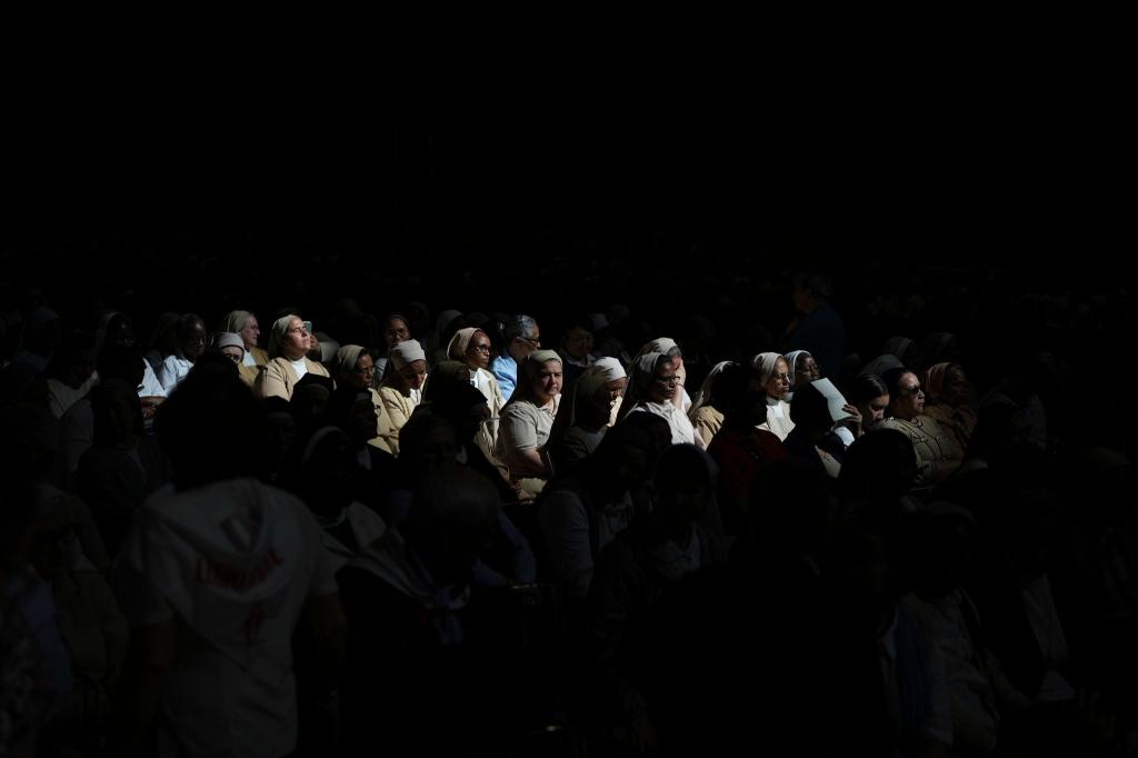 Achter Trauertag für Papst Franziskus - Foto: Alessandra Tarantino/AP/dpa