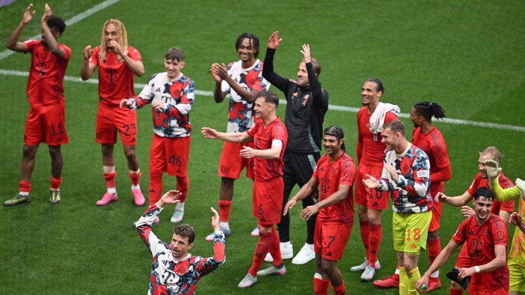 Die Bayern feierten mit angezogener Handbremse in Leipzig. - Foto: Hendrik Schmidt/dpa