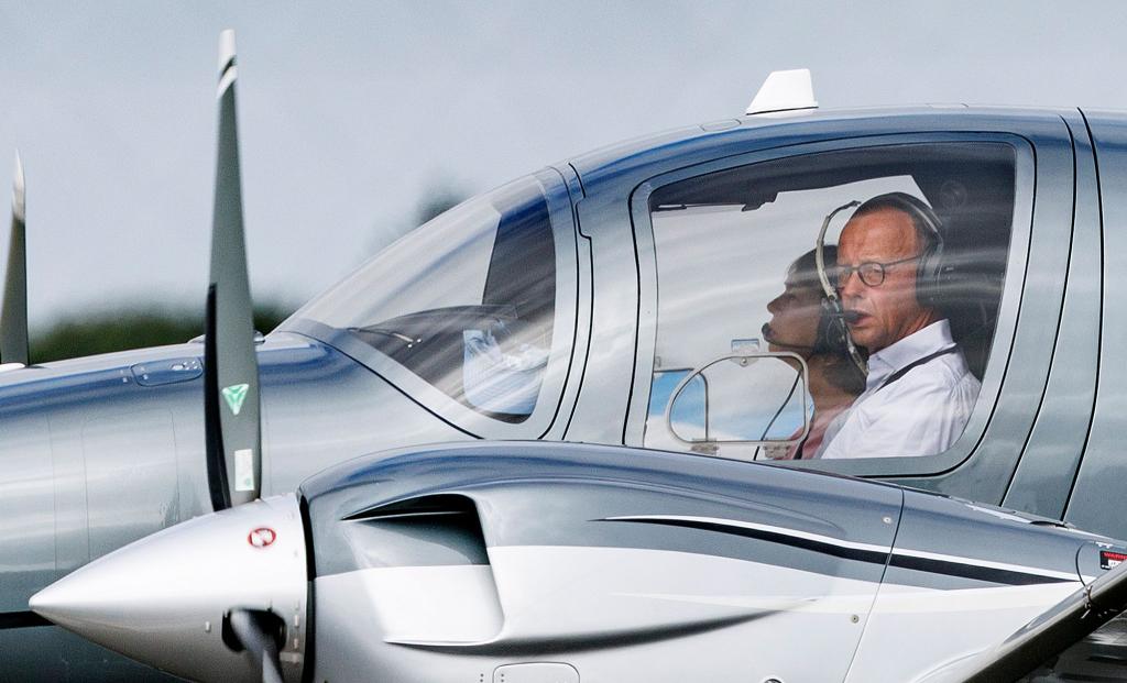 Friedrich Merz ist leidenschaftlicher Hobbypilot. (Archivbild) - Foto: Axel Heimken/dpa