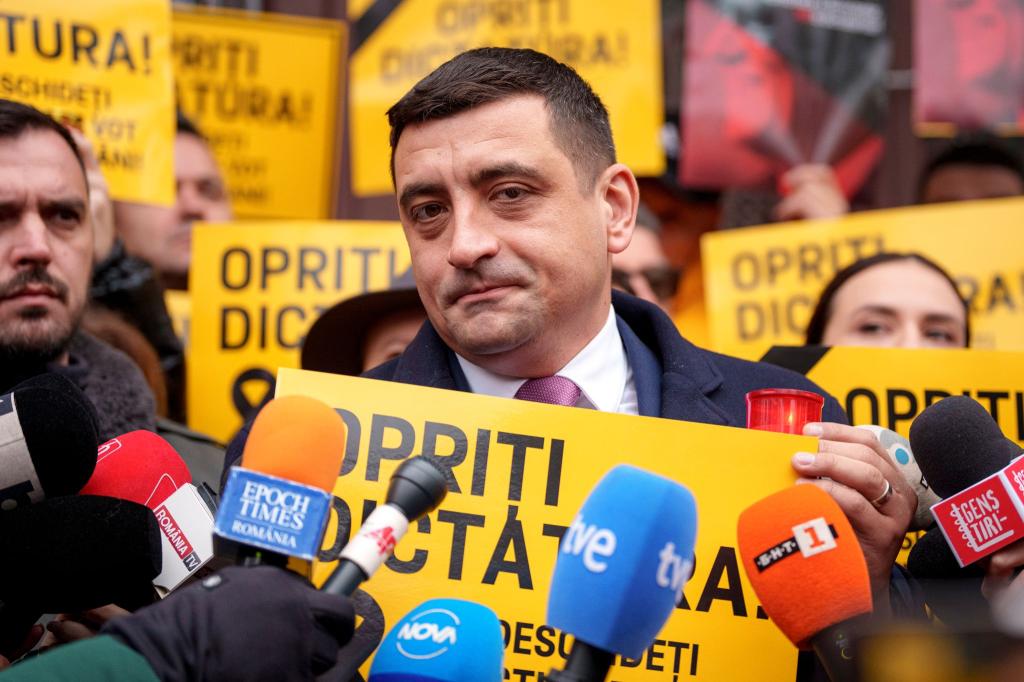 Der Rechtspopulist George Simion von der Partei AUR gilt als Favorit bei der Präsidentenwahl in Rumänien. (Archivbild) - Foto: Andreea Alexandru/AP/dpa