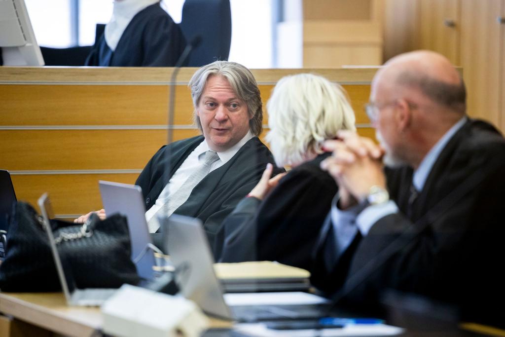 Im Strafprozess gegen vier Angeklagte im VW-Abgasskandal werden in diesen Tagen die Plädoyers der Verteidigung gehalten. (Archivbild) - Foto: Michael Matthey/dpa-Pool/dpa