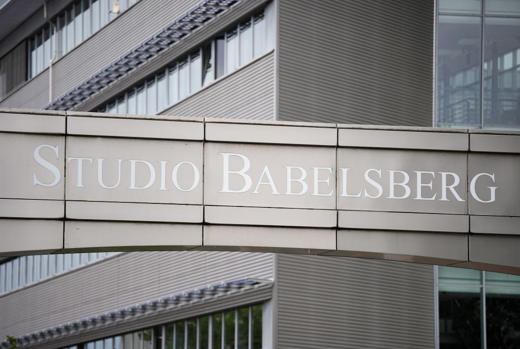Man beobachte die Lage, heißt es aus dem Filmstudio Babelsberg. (Archivbild) - Foto: Soeren Stache/dpa
