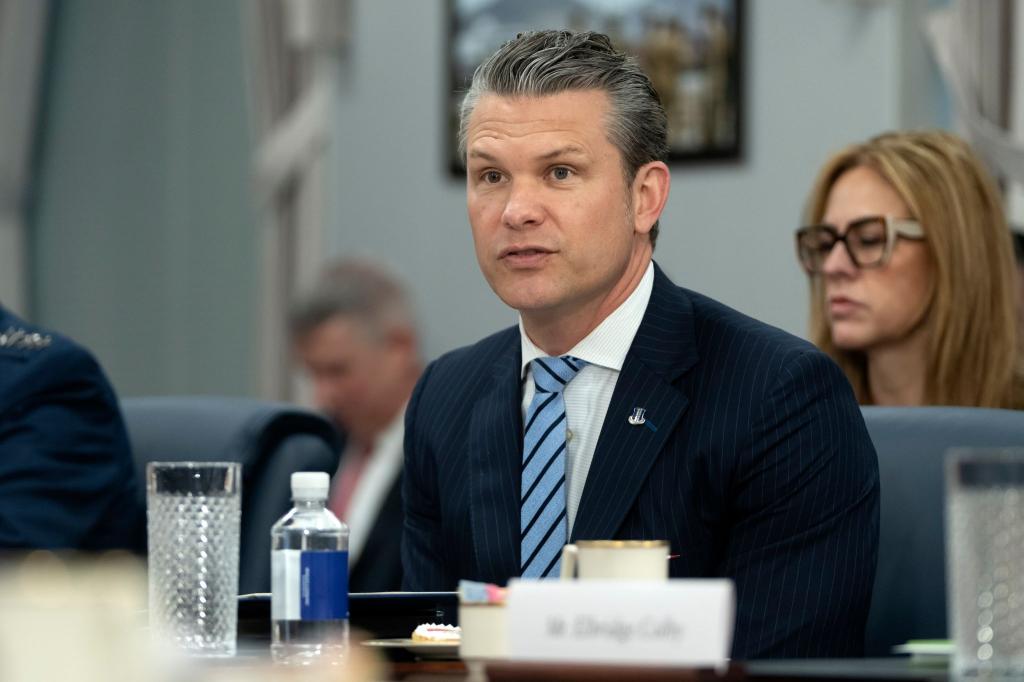 20 Prozent des Spitzenpersonals im Pentagon soll entlassen werden - Foto: Mark Schiefelbein/AP/dpa