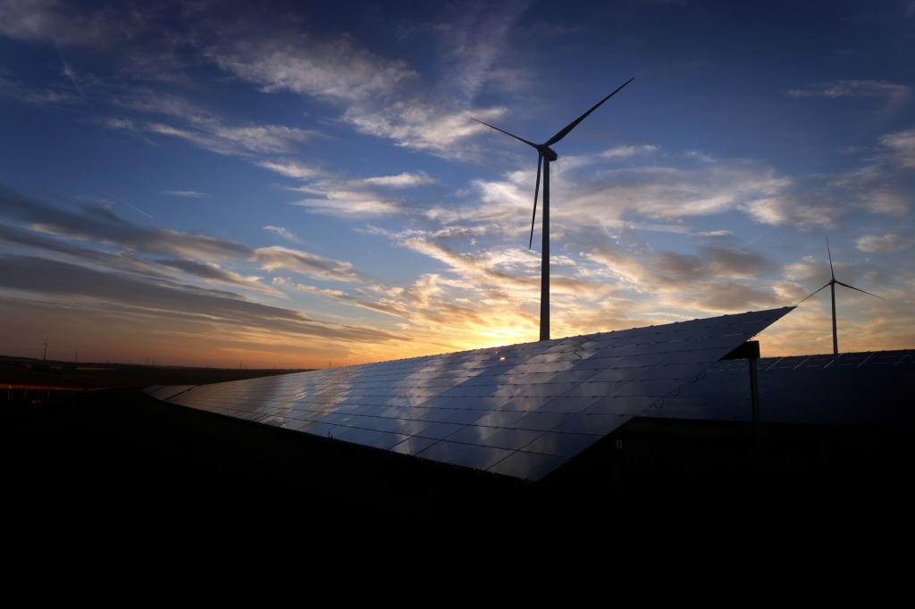 Im internationalen Vergleich ist Deutschland weder ein großes noch besonders sonniges Land - doch beim Ausbau der Solarenergie liegt die Bundesrepublik in der Spitzengruppe. (Symbolbild) - Foto: Karl-Josef Hildenbrand/dpa