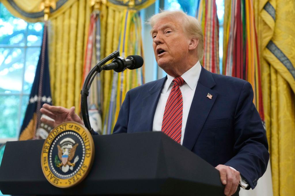 Schiebt Trump Migranten bald nach Libyen ab? - Foto: Mark Schiefelbein/AP/dpa