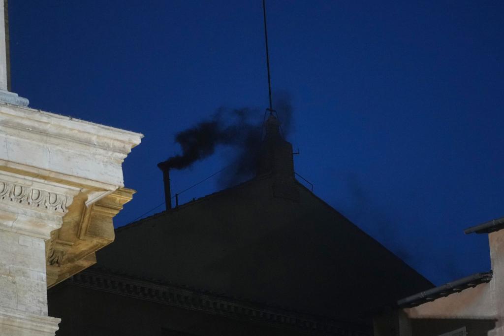 Noch gibt es keinen neuen Papst. - Foto: Andrew Medichini/AP/dpa